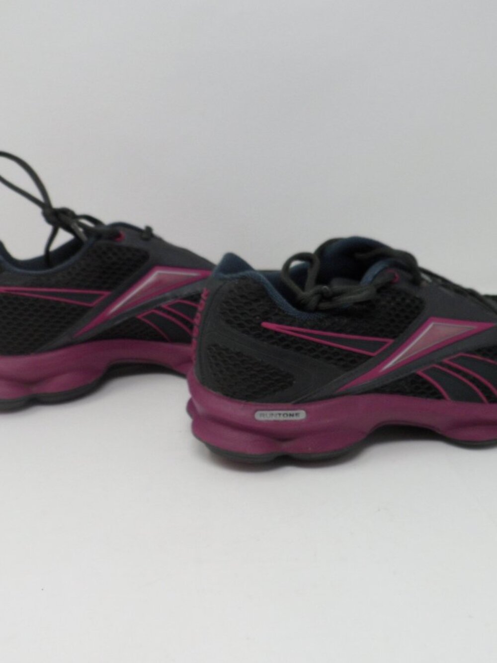 Ladies Reebok Runtone Action Sneakers 7.5 - Picture 4 of 9